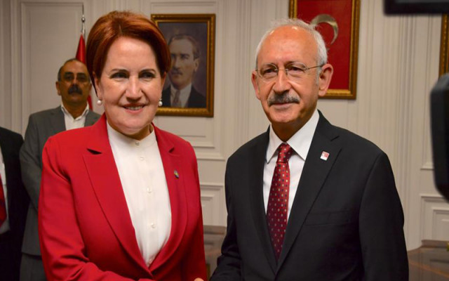 Türkiye yönetilmiyor, Türkiye savruluyor