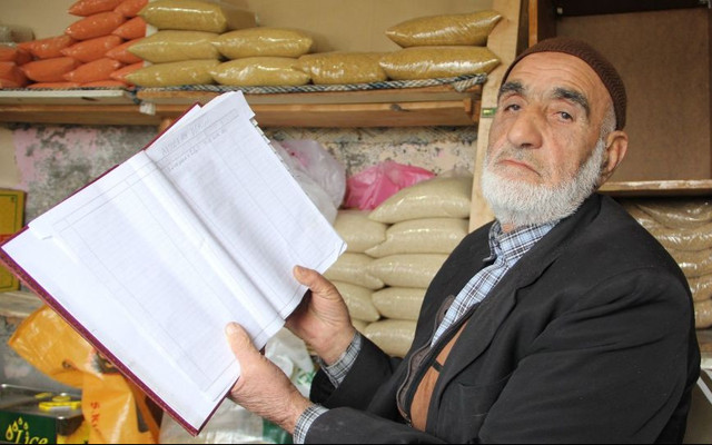 Robin Hood bu kez Diyarbakır'da: Mahallelinin 12 bin 500 liralık bakkal borcunu ödedi