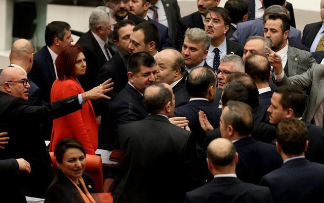 CHP’den siyasi ayak için yeni hamle: Rapor nerede?