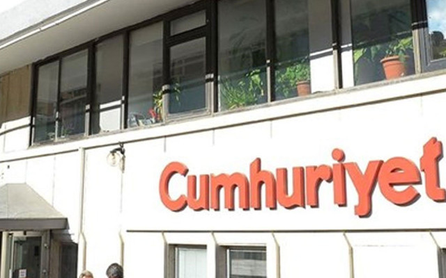 Hürriyet'ten ayrılan köşe yazarı Cumhuriyet'le anlaştı