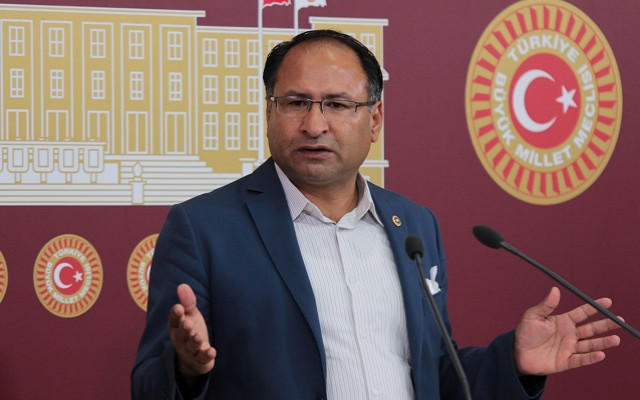 CHP’li Purçu, Avrupa Parlamentosuna Roman çıkartması yaptı