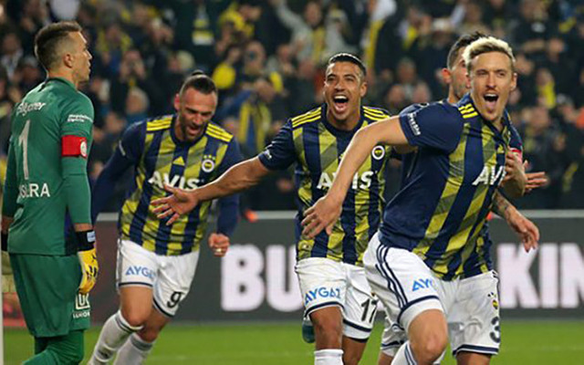 Galatasaray'ın eski oyuncusu Olcan Adın'ın hakeme penaltı tepkisi