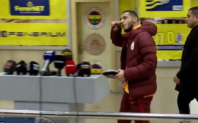 Belhanda maçtan sonra da rahat durmadı
