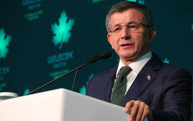 Ahmet Davutoğlu'ndan canlı yayında bomba AKP iddiası!