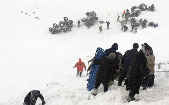 Çığ bölgesinde ikinci facia! 50'den fazla kişi olduğu belirtildi!