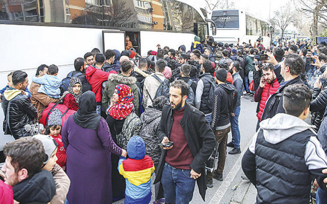 Göçmen akını fırsatçılara gün doğurdu