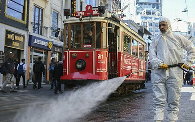 Uzman görüşü: Hükümet ekonomiyi halk sağlığına tercih ediyor