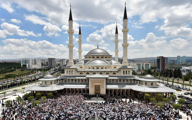 Diyanet Beştepe'de cuma namazı kıldıracak
