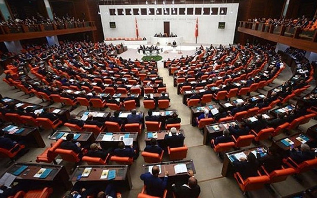 10 Kasım için gülünç gün yine geldi diyen bürokrat ihraç edildi