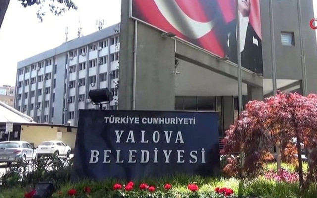 Yalova Belediyesi CHP'den AKP'ye geçti