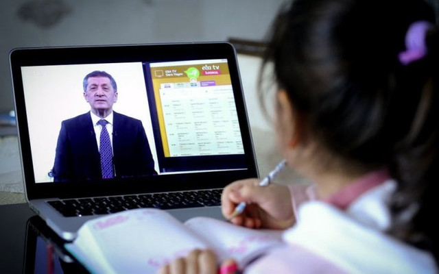 MEB'den yeni uygulama: Bugün saat 20:00'de başlıyor