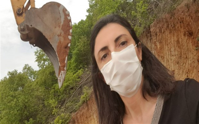 Milletvekili eylem yaptı,eşi gözaltına alındı