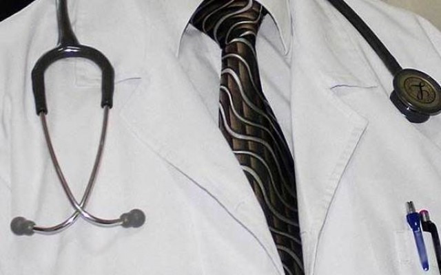 AKİT kulak muayenesi yapmak isteyen doktoru hedef gösterdi