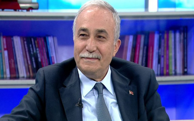 Eski Bakan'dan AKP'yi Karıştıran İstifa Haberi