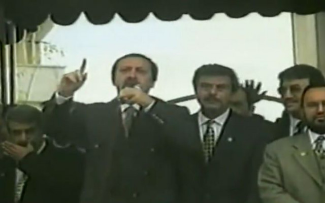 Erdoğan'ın eski danışmanı Akif Beki: Bir şiirden bir tivite...