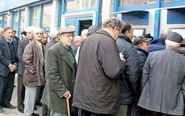 Yaşlılık aylığı kararı: İşten ayrılmak gerekmez