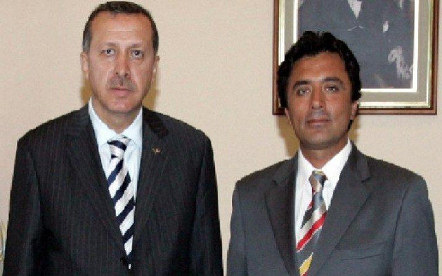 AKP'li eski Başkan Ak Parti Artık Ak değil diyerek istifa etti