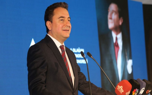 Bakan Varank Ali Babacan'a Geçmişiyle Sataştı