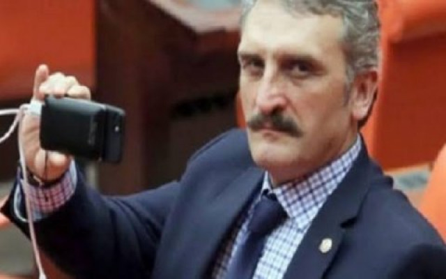 Cumhuriyet Yazarı'ndan Yeliz'e Tarih Dersi