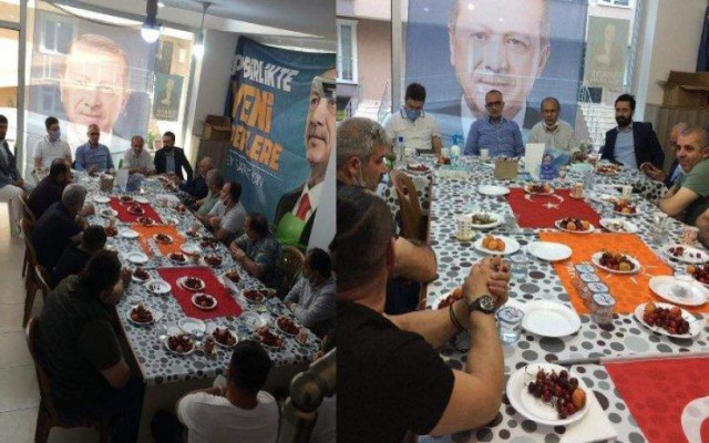 Türk Bayrağını Sofra Bezi Yapan AKP'li Başkan'dan Özür Geldi