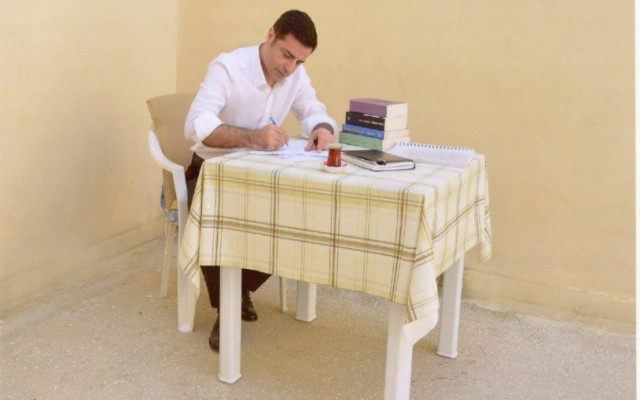 Selahattin Dermirtaş Parası Olmayana Cezaevinden Kitap Gönderecek