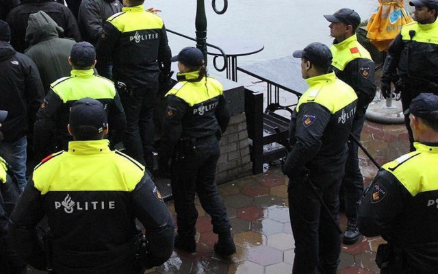 Hollanda polisinden ırkçı mesajlaşma: Bir Türk daha azaldı