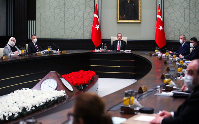 Kabinede Ana Gündem Tatilin Uzatılması