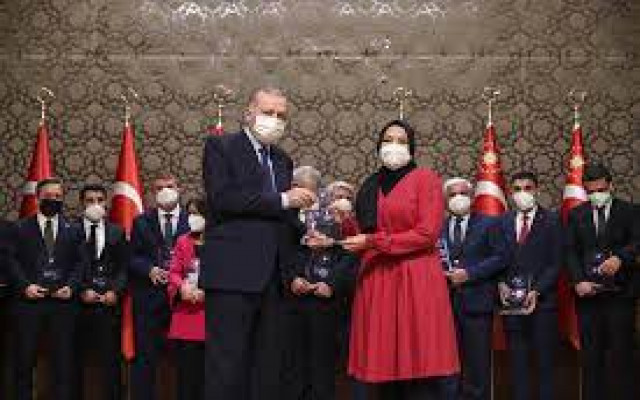 Bildirici Medya Ödüllerinin Perde Arkasını yazdı