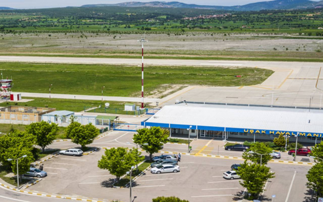 Dört havalimanına hiç uçak inmedi