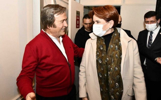 Erol Evgin'den Meral Akşener'e Konserde Övgü: Mangal Yürekli...