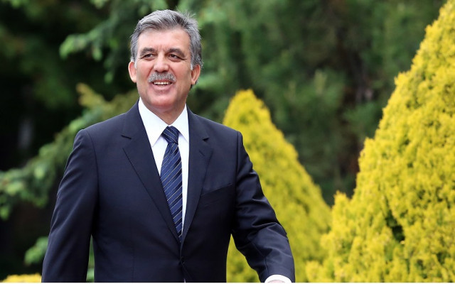 Abdullah Gül sahneye çıktı,Enflasyonu konuştu