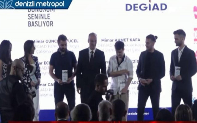 AKP'li Başkandan Cinsiyetçi Hareket; Kadınlara Ödül Yok