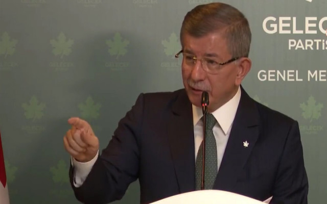 Davutoğlu'ndan Erdoğan'a: Edep ya hu!
