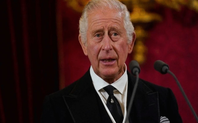 Charles İngiltere Kralı ilan edildi