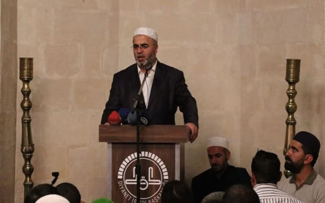 Diyanet yöneticisi İşliyen’i türban’da memnun etmedi