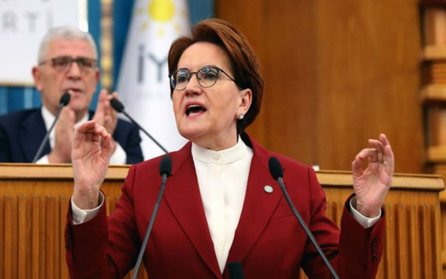 Meral Akşener Atatürk'ün Annesine Hakaret Eden Şerefsiz Sarayda Ağırlandı